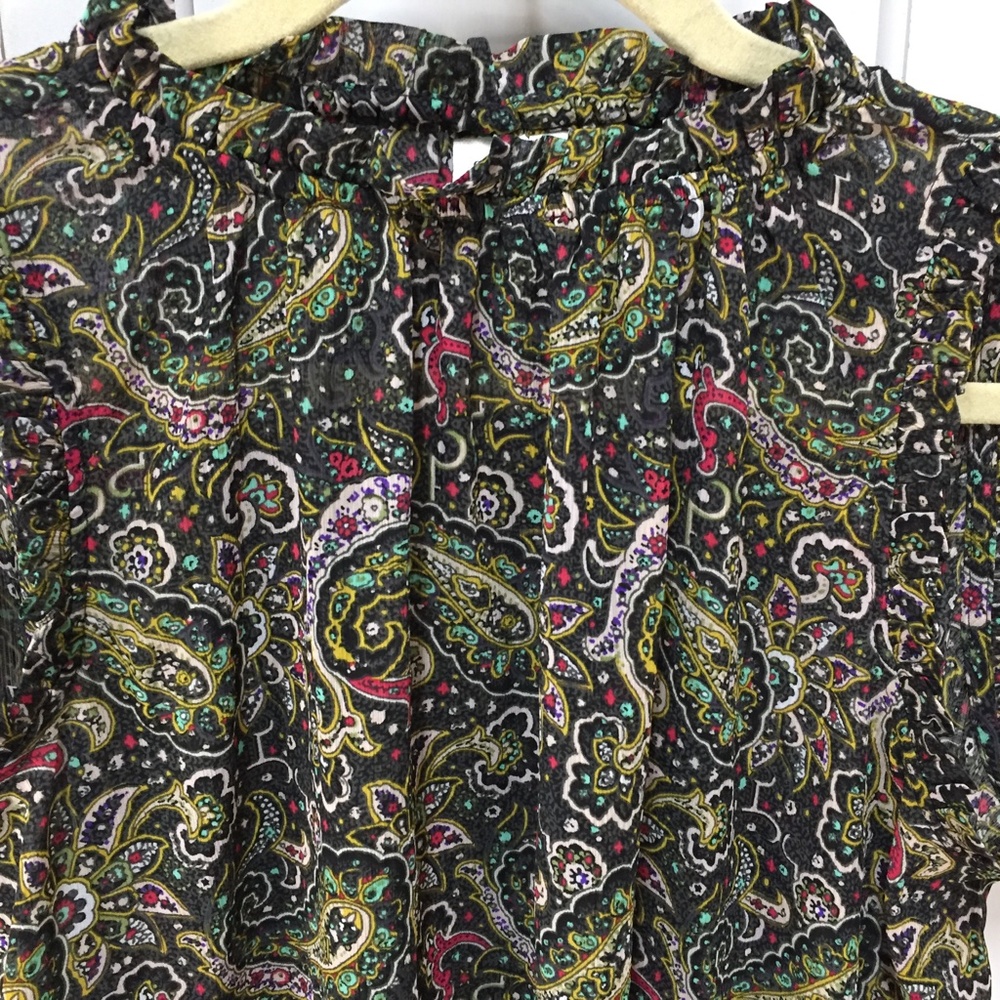 GAP Black & Green Paisley Top - Picture 7 of 16